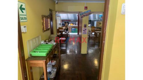 Amplio Local comercial ubicado en San Luis Amplio Local comercial ubicado en San Luis