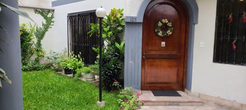 Casa en Venta ubicado en Santiago De Surco a $265,000