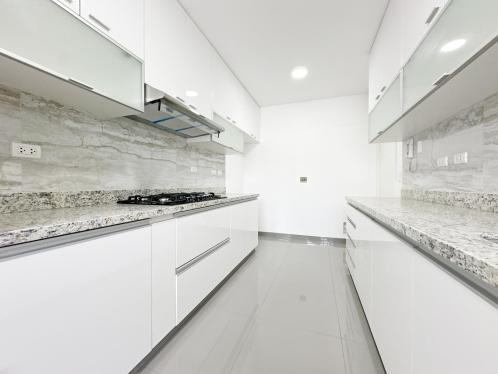 Departamento de 3 dormitorios y 2 baños ubicado en Ate Departamento de 3 dormitorios y 2 baños ubicado en Ate