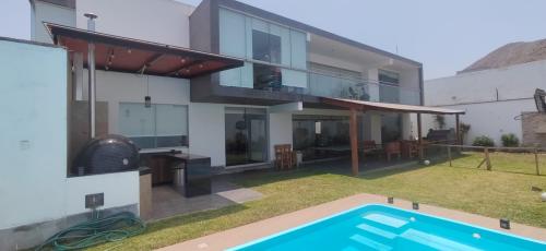 Casa en Venta ubicado en La Molina a $800,000