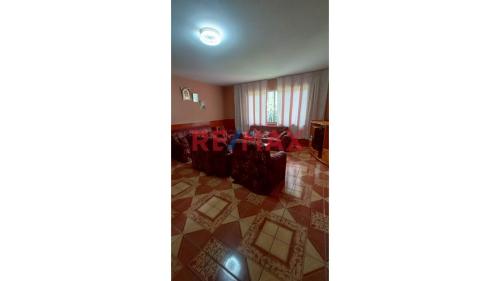 Casa de 5 dormitorios y 2 baños ubicado en Villa Maria Del Triunfo