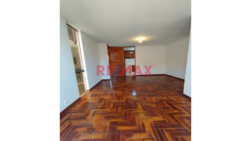 Departamento de 3 dormitorios ubicado en Santiago De Surco