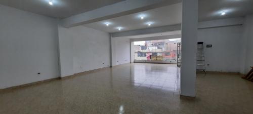 Local comercial en Alquiler ubicado en San Juan De Miraflores a $1,384