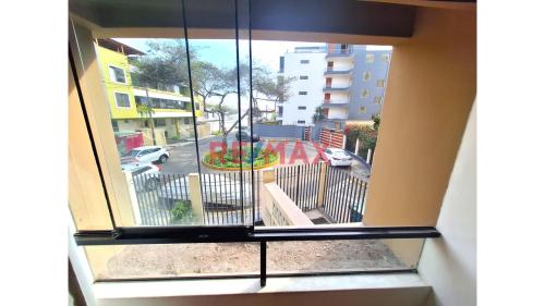 Departamento de 2 dormitorios y 2 baños ubicado en Santiago De Surco