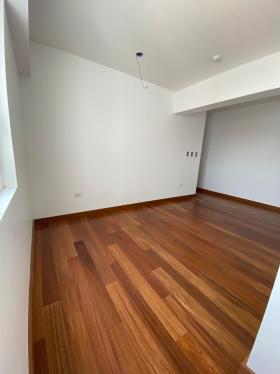 Departamento de 3 dormitorios y 3 baños ubicado en San Isidro