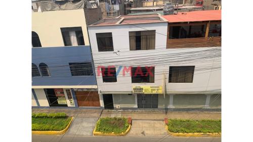 Departamento en Alquiler ubicado en Av. Las Flores De Primavera