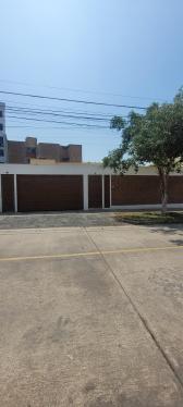 Casa de 3 dormitorios ubicado en San Isidro Casa de 3 dormitorios ubicado en San Isidro