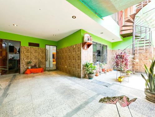 Casa de 9 dormitorios y 4 baños ubicado en Ventanilla