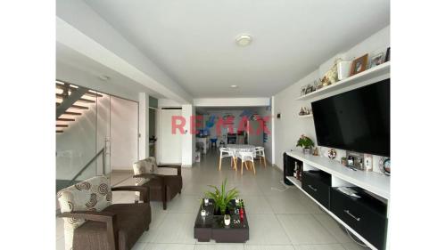 Local comercial en Alquiler ubicado en Juan Hoyle P. Local comercial en Alquiler ubicado en Juan Hoyle P.
