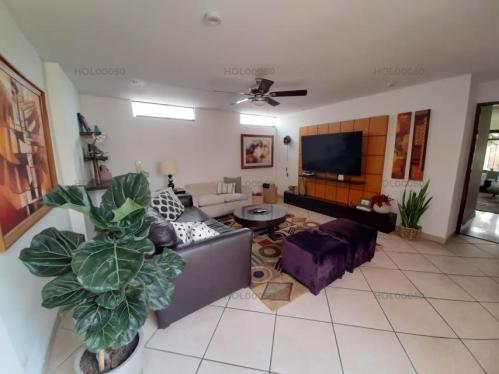 Casa en Venta ubicado en Av Del Parque Urb. La Planicie Al 300