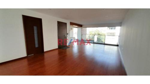 Departamento de 4 dormitorios y 4 baños ubicado en Santiago De Surco Departamento de 4 dormitorios y 4 baños ubicado en Santiago De Surco