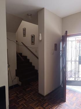 Casa de 4 dormitorios y 1 baños ubicado en La Perla Casa de 4 dormitorios y 1 baños ubicado en La Perla
