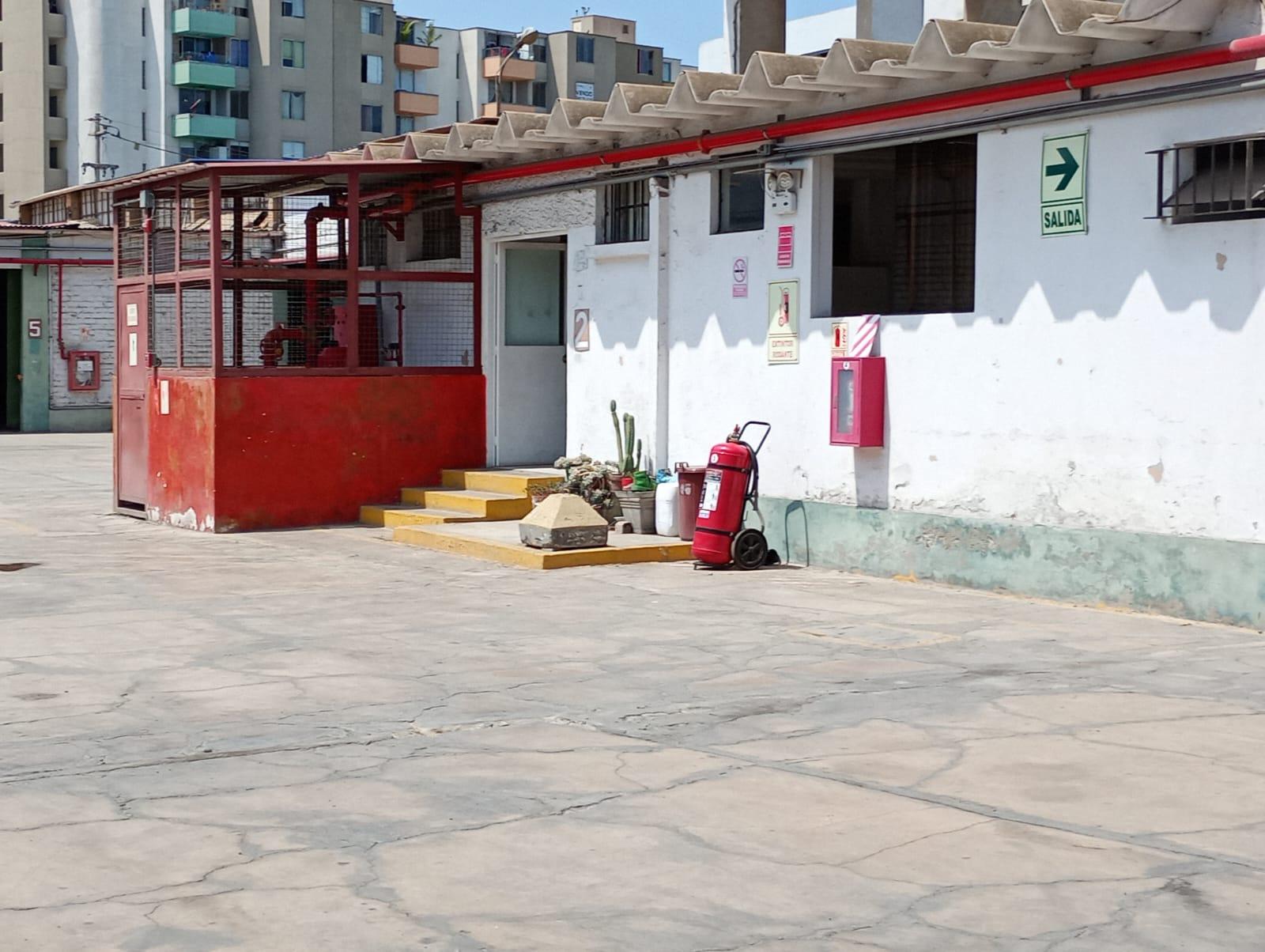 Depósito de ocasión ubicado en Santiago De Surco Depósito de ocasión ubicado en Santiago De Surco