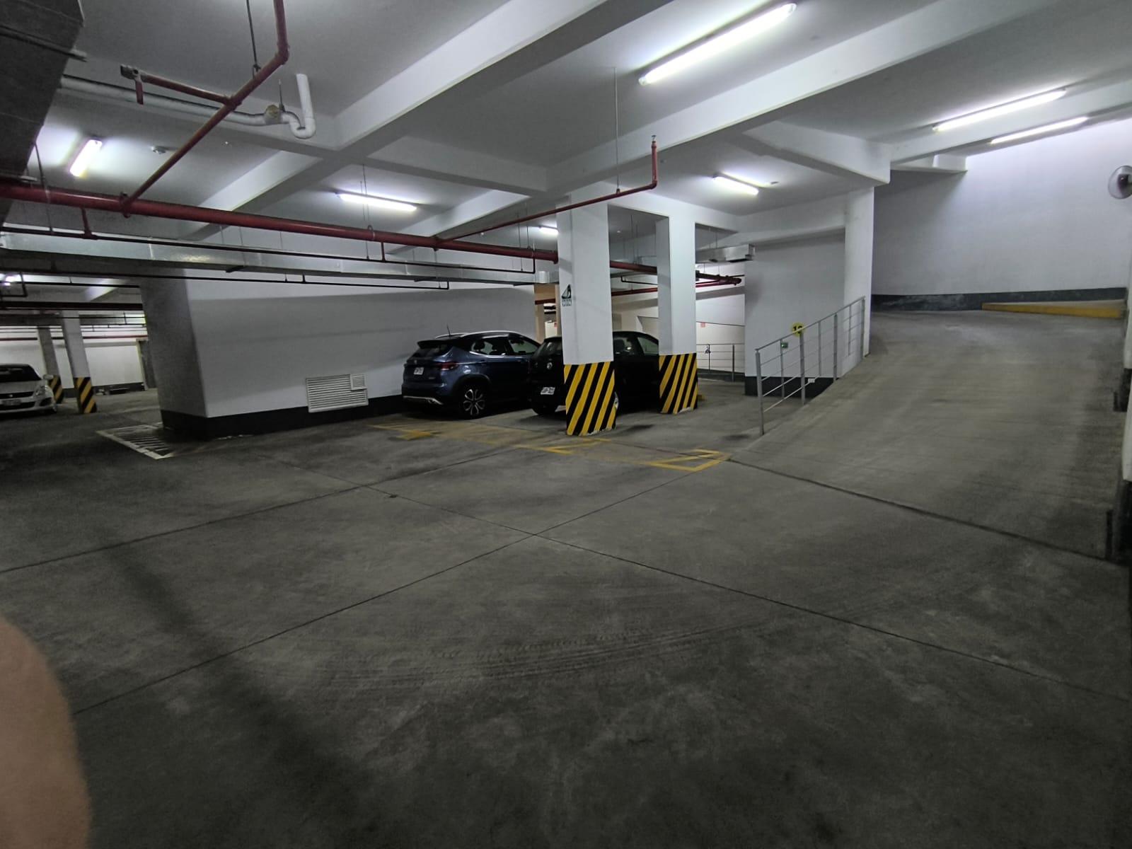 Estacionamiento de ocasión ubicado en San Isidro Estacionamiento de ocasión ubicado en San Isidro
