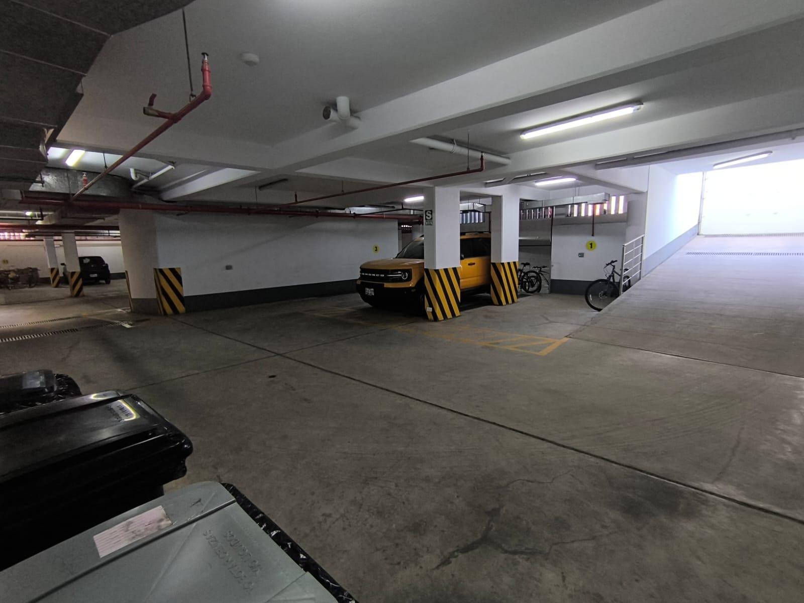Estacionamiento en Venta ubicado en Los Tucanes 110 Estacionamiento en Venta ubicado en Los Tucanes 110