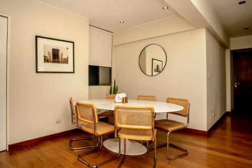 Departamento de 2 dormitorios y 2 baños ubicado en Miraflores Departamento de 2 dormitorios y 2 baños ubicado en Miraflores