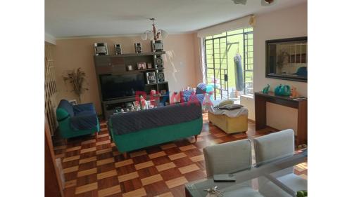 Casa de 3 dormitorios y 2 baños ubicado en San Miguel Casa de 3 dormitorios y 2 baños ubicado en San Miguel