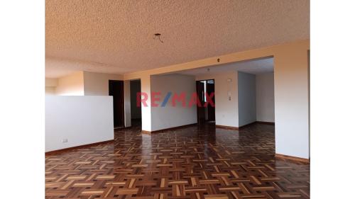 Edificio de 12 dormitorios ubicado en Santiago De Surco Edificio de 12 dormitorios ubicado en Santiago De Surco