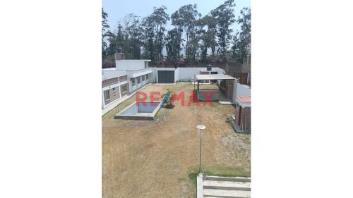 Casa de Campo de 8 dormitorios y 8 baños ubicado en Pachacamac Casa de Campo de 8 dormitorios y 8 baños ubicado en Pachacamac