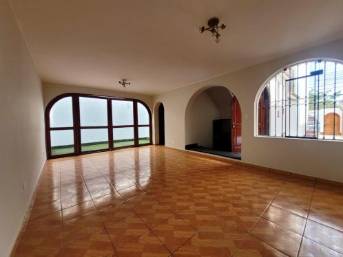 Casa en Venta ubicado en La Molina a $245,000