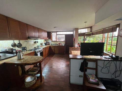 Casa de 4 dormitorios y 3 baños ubicado en San Isidro Casa de 4 dormitorios y 3 baños ubicado en San Isidro