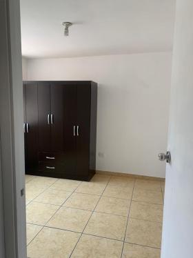 Departamento de 3 dormitorios y 2 baños ubicado en La Molina Departamento de 3 dormitorios y 2 baños ubicado en La Molina