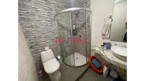 Casa de 6 dormitorios y 6 baños ubicado en Santiago De Surco Casa de 6 dormitorios y 6 baños ubicado en Santiago De Surco
