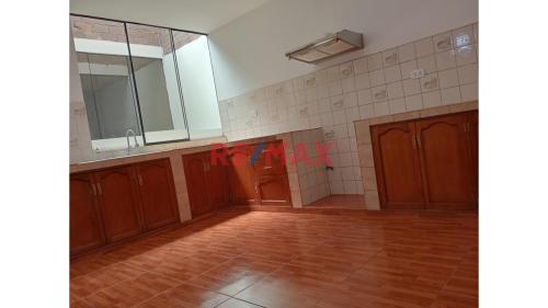 Departamento de 3 dormitorios ubicado en San Juan De Miraflores Departamento de 3 dormitorios ubicado en San Juan De Miraflores