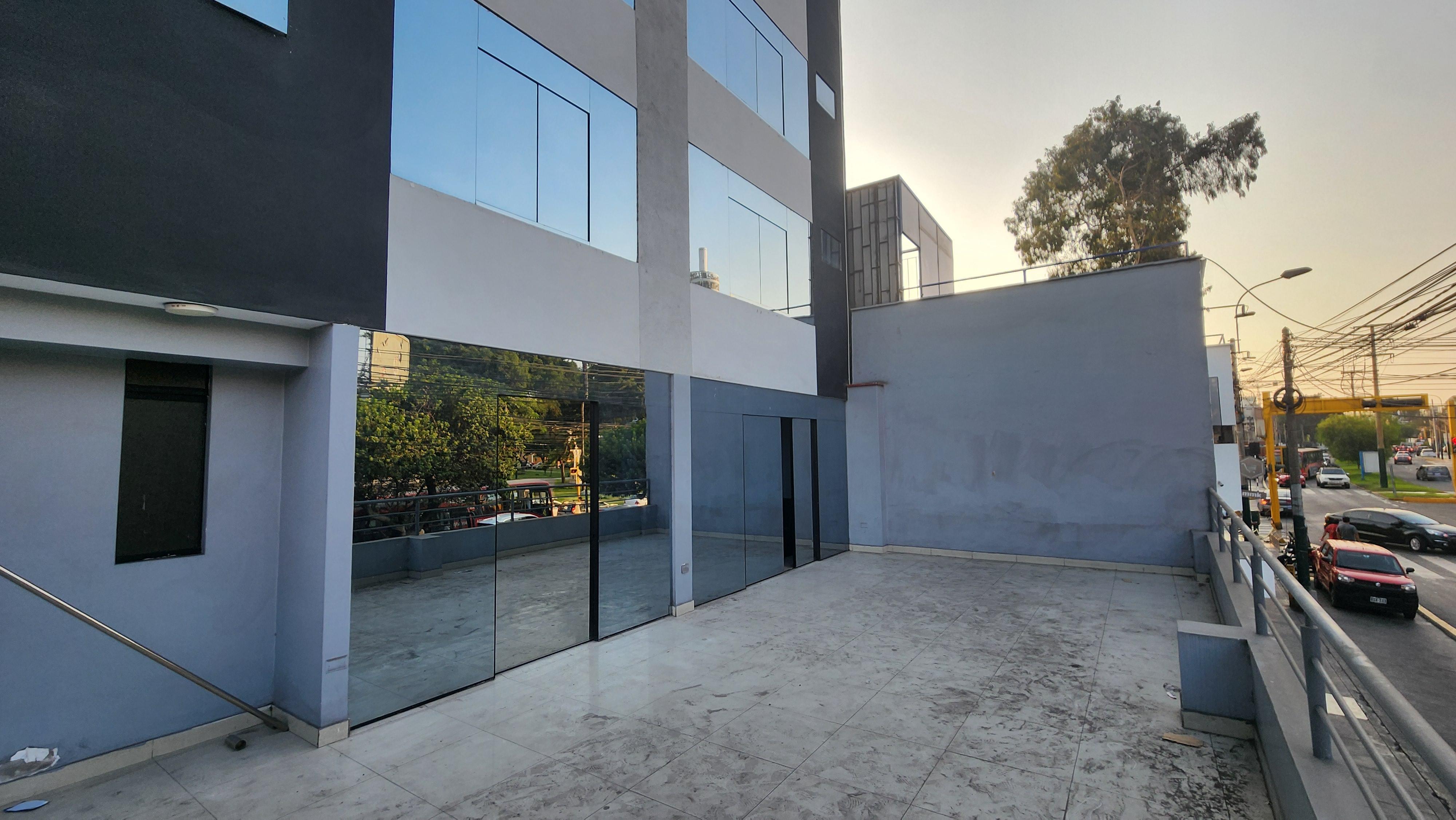 Espectacular Edificio ubicado en Santiago De Surco Espectacular Edificio ubicado en Santiago De Surco