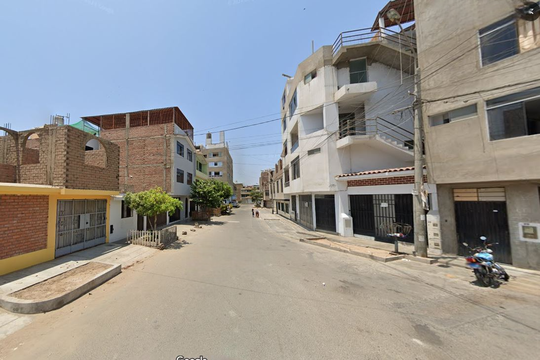Casa de 10 dormitorios y 6 baños ubicado en San Martin De Porres Casa de 10 dormitorios y 6 baños ubicado en San Martin De Porres