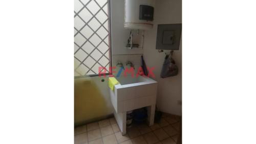 Departamento de 3 dormitorios y 2 baños ubicado en Santiago De Surco Departamento de 3 dormitorios y 2 baños ubicado en Santiago De Surco