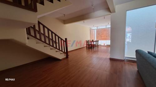 Casa de 5 dormitorios y 4 baños ubicado en Pachacamac Casa de 5 dormitorios y 4 baños ubicado en Pachacamac
