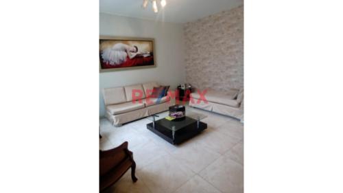 Casa de 6 dormitorios y 3 baños ubicado en San Juan De Lurigancho Casa de 6 dormitorios y 3 baños ubicado en San Juan De Lurigancho