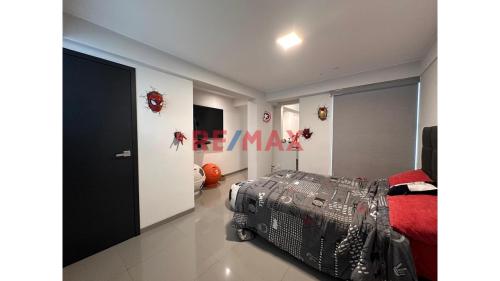 Departamento de 6 dormitorios ubicado en Santiago De Surco Departamento de 6 dormitorios ubicado en Santiago De Surco