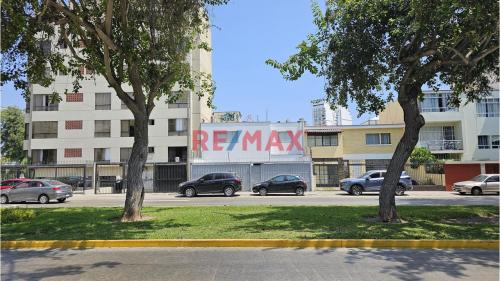 Local comercial en Alquiler ubicado en Av. Ricardo Palma Local comercial en Alquiler ubicado en Av. Ricardo Palma
