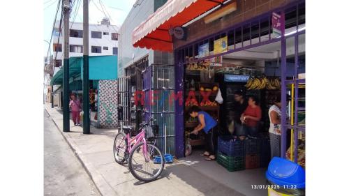 Espectacular Local comercial ubicado en Santiago De Surco Espectacular Local comercial ubicado en Santiago De Surco