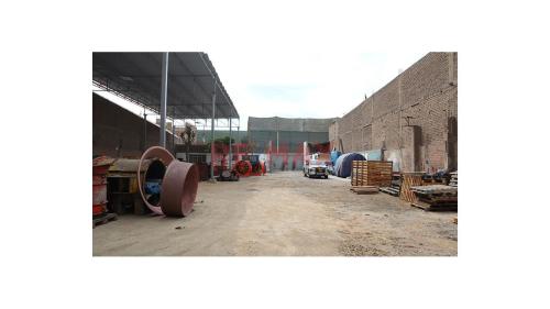 Local Industrial de 5 dormitorios y 3 baños ubicado en San Martin De Porres Local Industrial de 5 dormitorios y 3 baños ubicado en San Martin De Porres