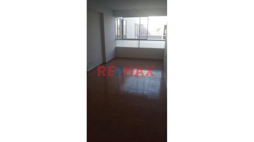 Departamento en Venta ubicado en Av. Los Gorriones Departamento en Venta ubicado en Av. Los Gorriones