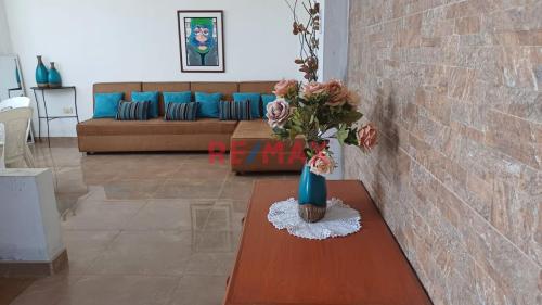 Casa de 5 dormitorios y 3 baños ubicado en San Vicente De Cañete Casa de 5 dormitorios y 3 baños ubicado en San Vicente De Cañete