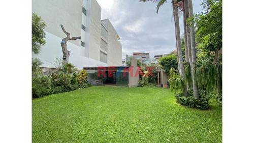 Casa de 3 dormitorios y 2 baños ubicado en Santiago De Surco Casa de 3 dormitorios y 2 baños ubicado en Santiago De Surco