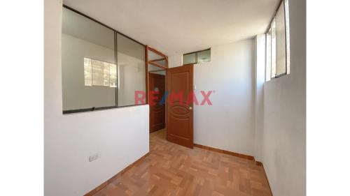Casa de 20 dormitorios y 12 baños ubicado en Villa Maria Del Triunfo Casa de 20 dormitorios y 12 baños ubicado en Villa Maria Del Triunfo