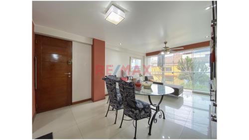 Departamento de 3 dormitorios y 2 baños ubicado en Los Olivos Departamento de 3 dormitorios y 2 baños ubicado en Los Olivos