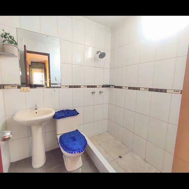Baño de servicio Baño de servicio