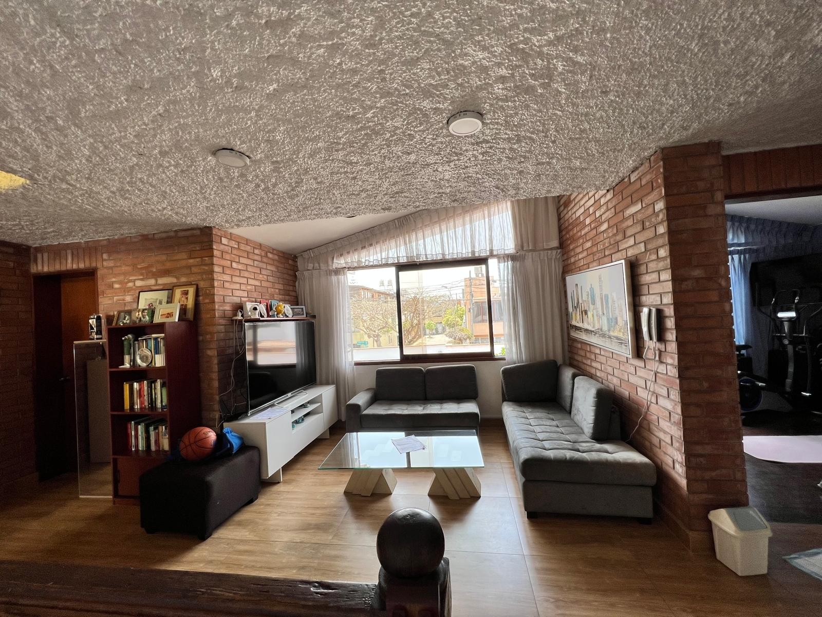 Casa en Venta de 4 dormitorios ubicado en Santiago De Surco Casa en Venta de 4 dormitorios ubicado en Santiago De Surco