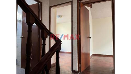 Departamento de 3 dormitorios y 2 baños ubicado en Santiago De Surco Departamento de 3 dormitorios y 2 baños ubicado en Santiago De Surco