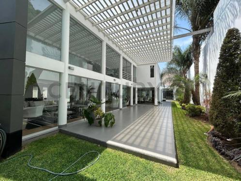 Casa de 4 dormitorios y 5 baños ubicado en La Molina