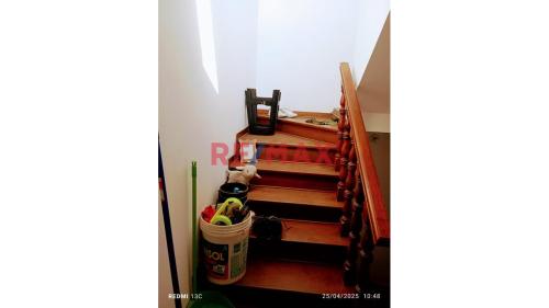 Casa de 4 dormitorios y 2 baños ubicado en Santiago De Surco Casa de 4 dormitorios y 2 baños ubicado en Santiago De Surco