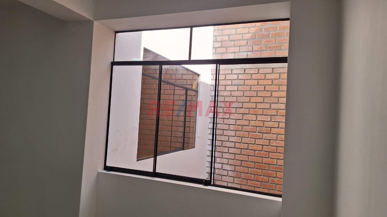 Departamento de 3 dormitorios y 2 baños ubicado en San Martin De Porres Departamento de 3 dormitorios y 2 baños ubicado en San Martin De Porres
