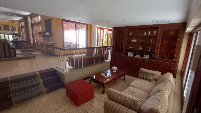 Casa de 3 dormitorios y 3 baños ubicado en Castilla Casa de 3 dormitorios y 3 baños ubicado en Castilla