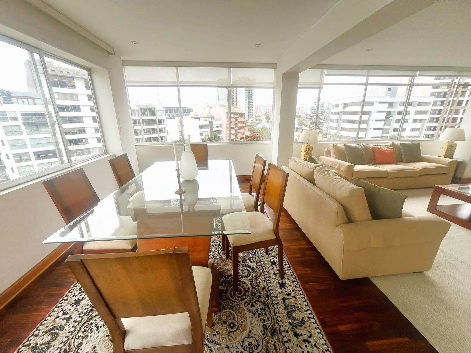 Departamento de 4 dormitorios y 4 baños ubicado en San Isidro Departamento de 4 dormitorios y 4 baños ubicado en San Isidro